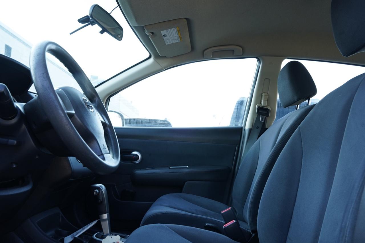 2009 Nissan Versa S/ VERY CLEAN/ FRESH TRADE Photo