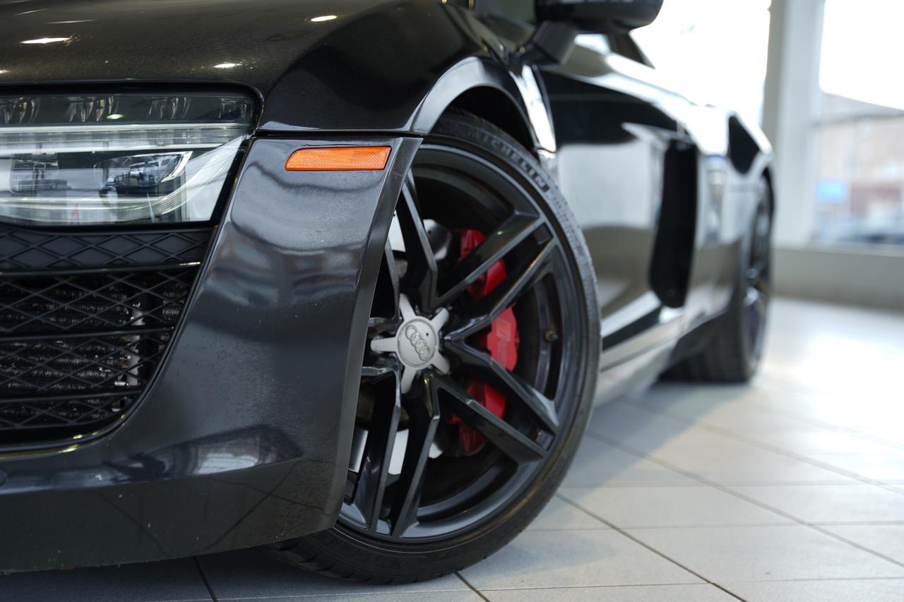 2015 Audi R8 CARBON PKG/V8/ AUTOMATIC Photo