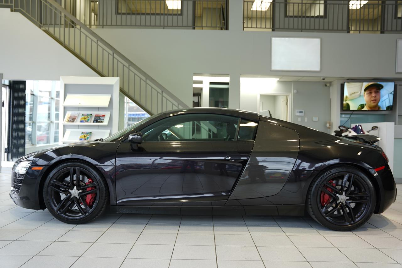 2015 Audi R8 CARBON PKG/V8/ AUTOMATIC Photo