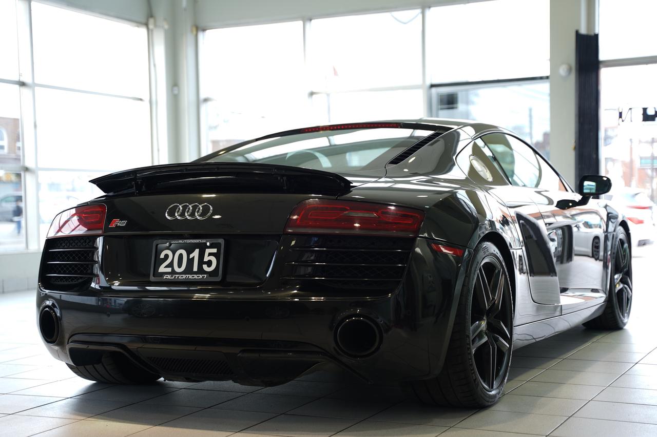 2015 Audi R8 CARBON PKG/V8/ AUTOMATIC Photo