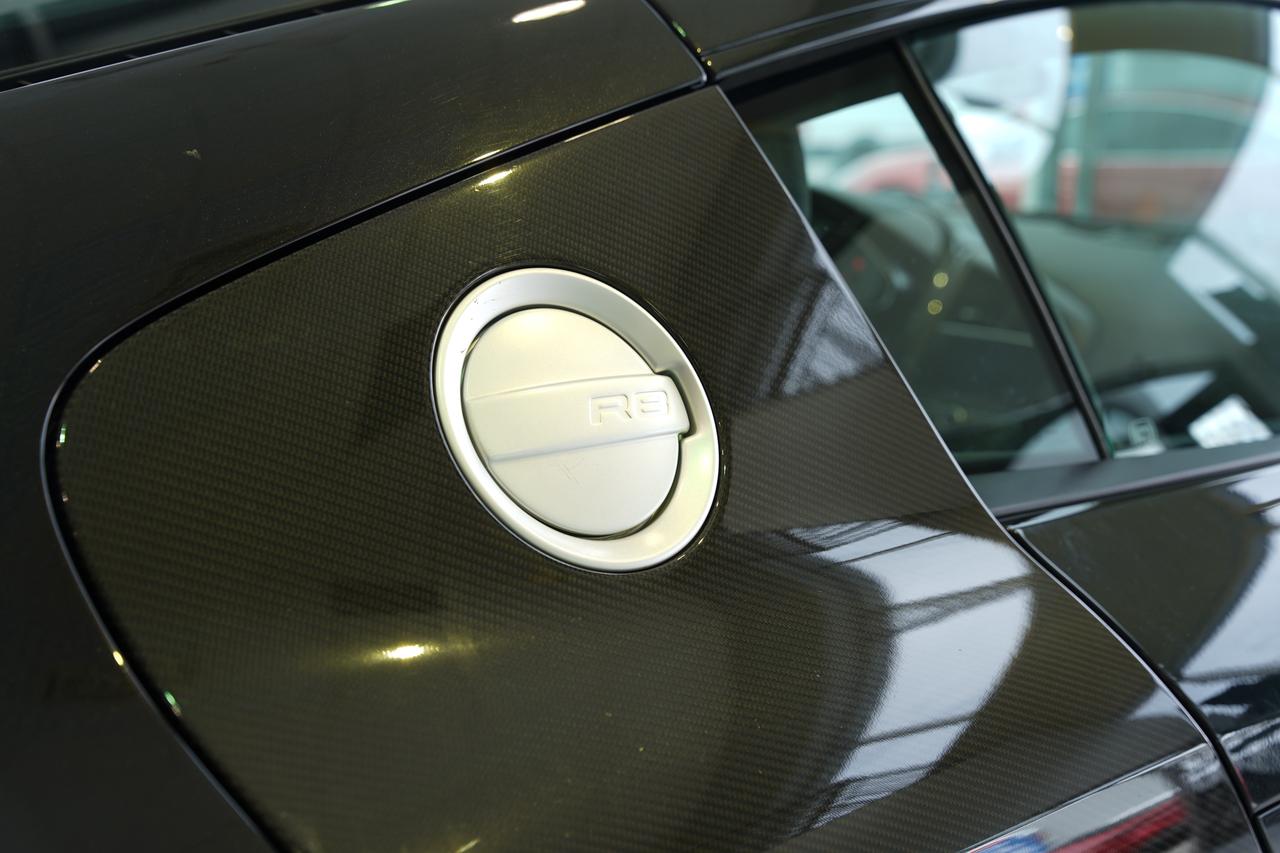 2015 Audi R8 CARBON PKG/V8/ AUTOMATIC Photo