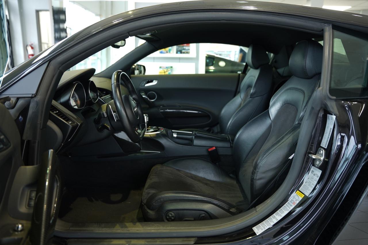 2015 Audi R8 CARBON PKG/V8/ AUTOMATIC Photo