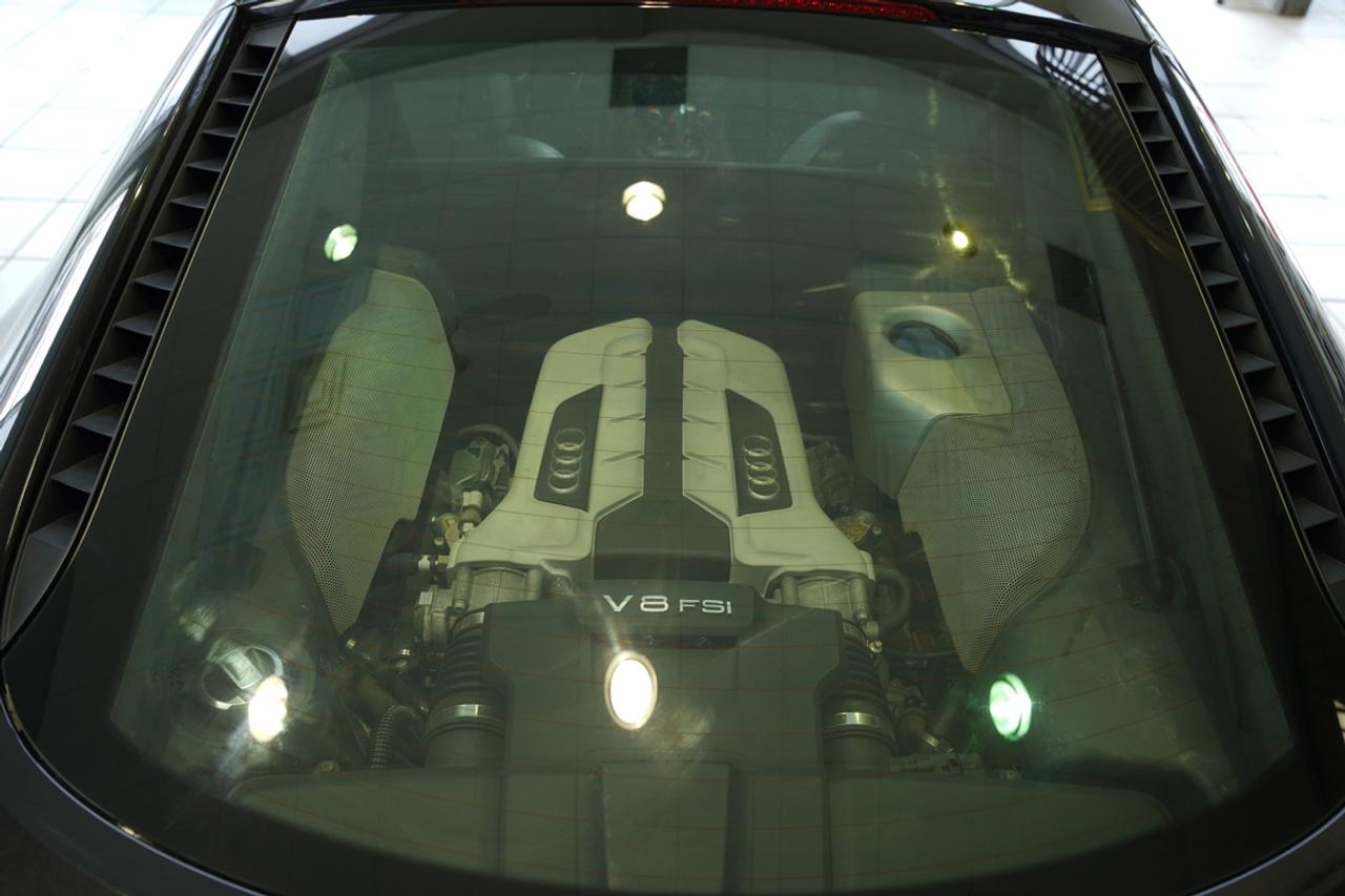 2015 Audi R8 CARBON PKG/V8/ AUTOMATIC Photo