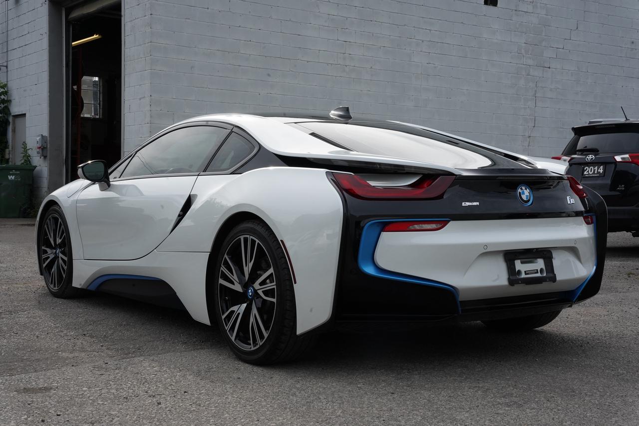 2015 BMW i8 NO ACCIDENTS/ VERY GOOD CONDITION Photo4