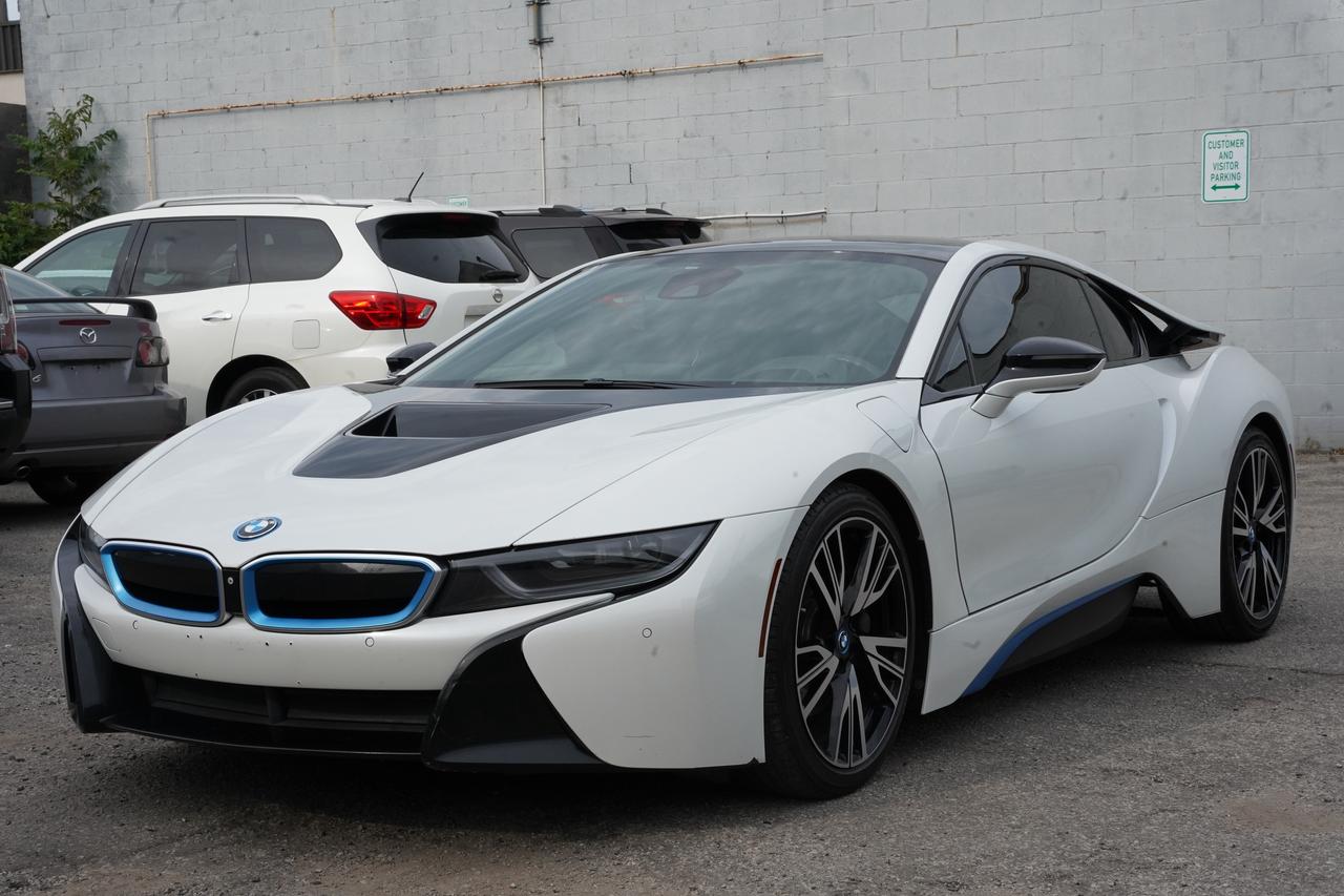 2015 BMW i8 NO ACCIDENTS/ VERY GOOD CONDITION Photo