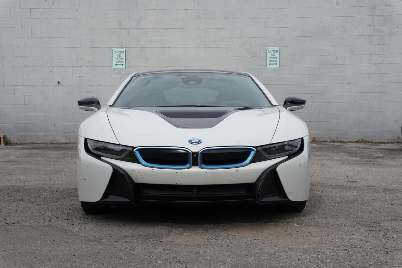 2015 BMW i8 NO ACCIDENTS/ VERY GOOD CONDITION Photo