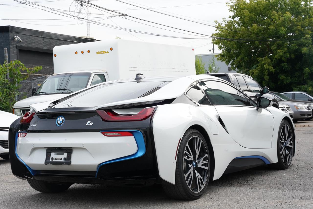 2015 BMW i8 NO ACCIDENTS/ VERY GOOD CONDITION Photo