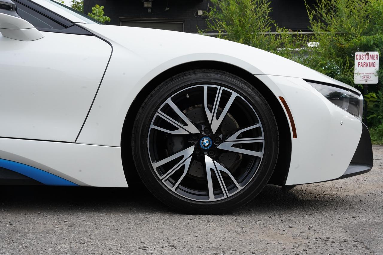 2015 BMW i8 NO ACCIDENTS/ VERY GOOD CONDITION Photo