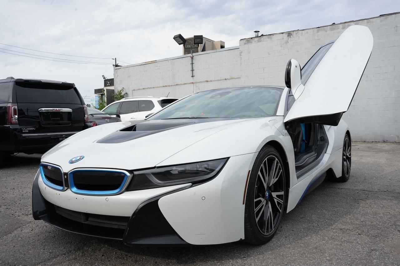 2015 BMW i8 NO ACCIDENTS/ VERY GOOD CONDITION Photo