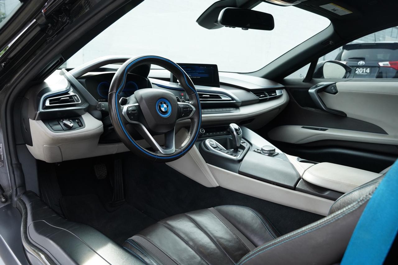 2015 BMW i8 NO ACCIDENTS/ VERY GOOD CONDITION Photo