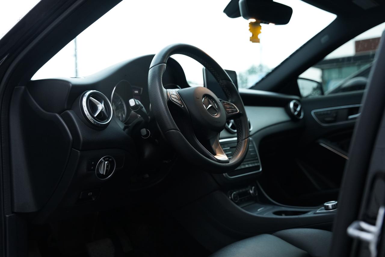 2016 Mercedes-Benz GLA-Class GLA250/4MATIC/AMG PKG/ NO ACCIDENTS/BLK EDITION Photo