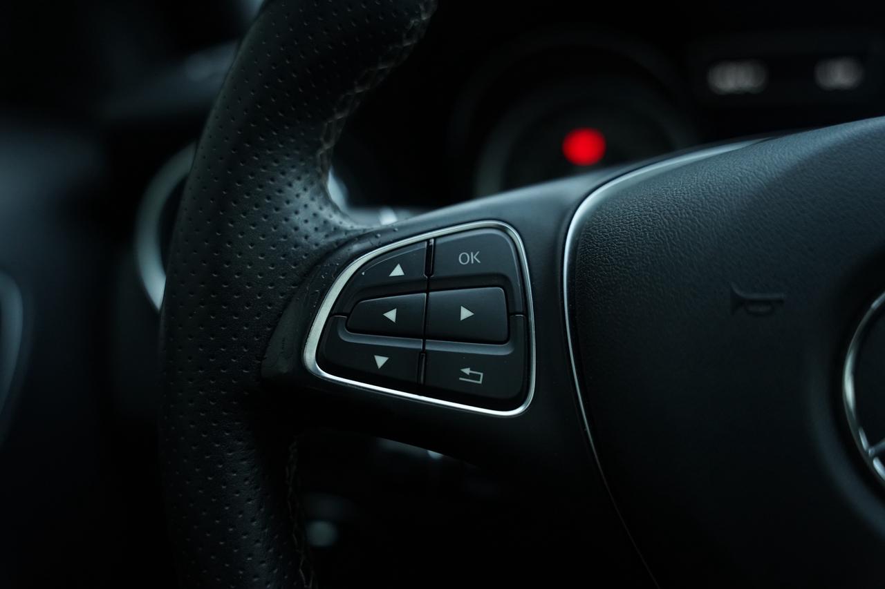 2016 Mercedes-Benz GLA-Class GLA250/4MATIC/AMG PKG/ NO ACCIDENTS/BLK EDITION Photo