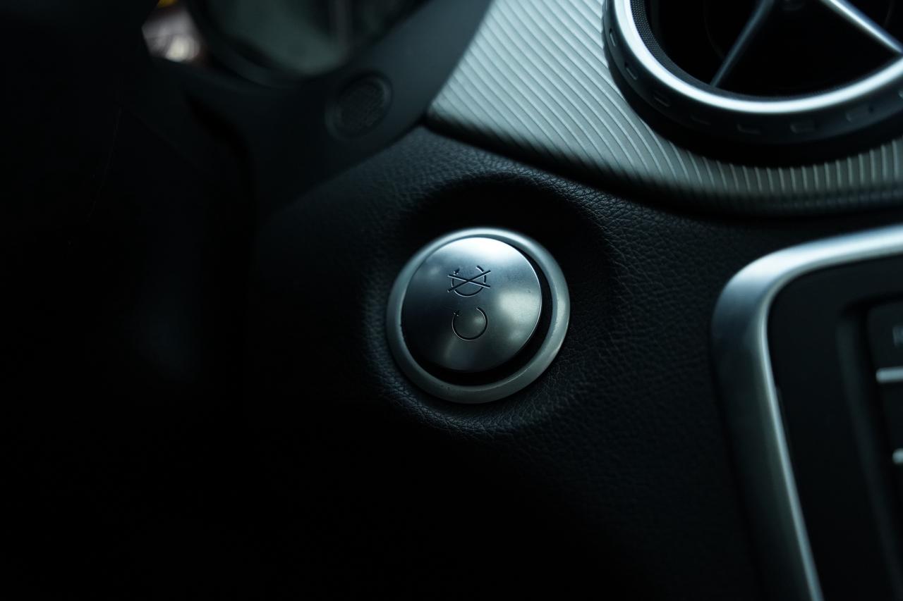 2016 Mercedes-Benz GLA-Class GLA250/4MATIC/AMG PKG/ NO ACCIDENTS/BLK EDITION Photo