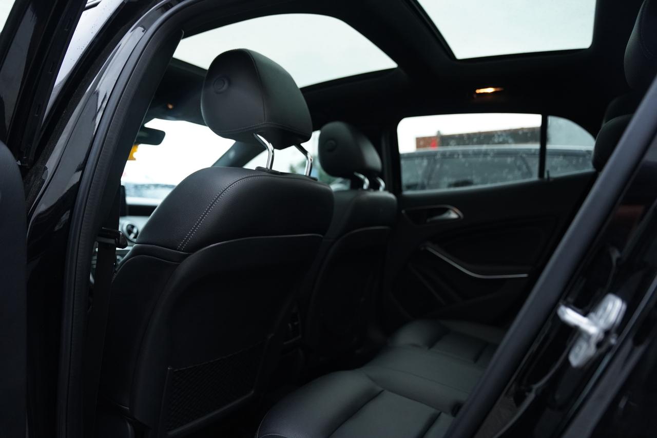 2016 Mercedes-Benz GLA-Class GLA250/4MATIC/AMG PKG/ NO ACCIDENTS/BLK EDITION Photo