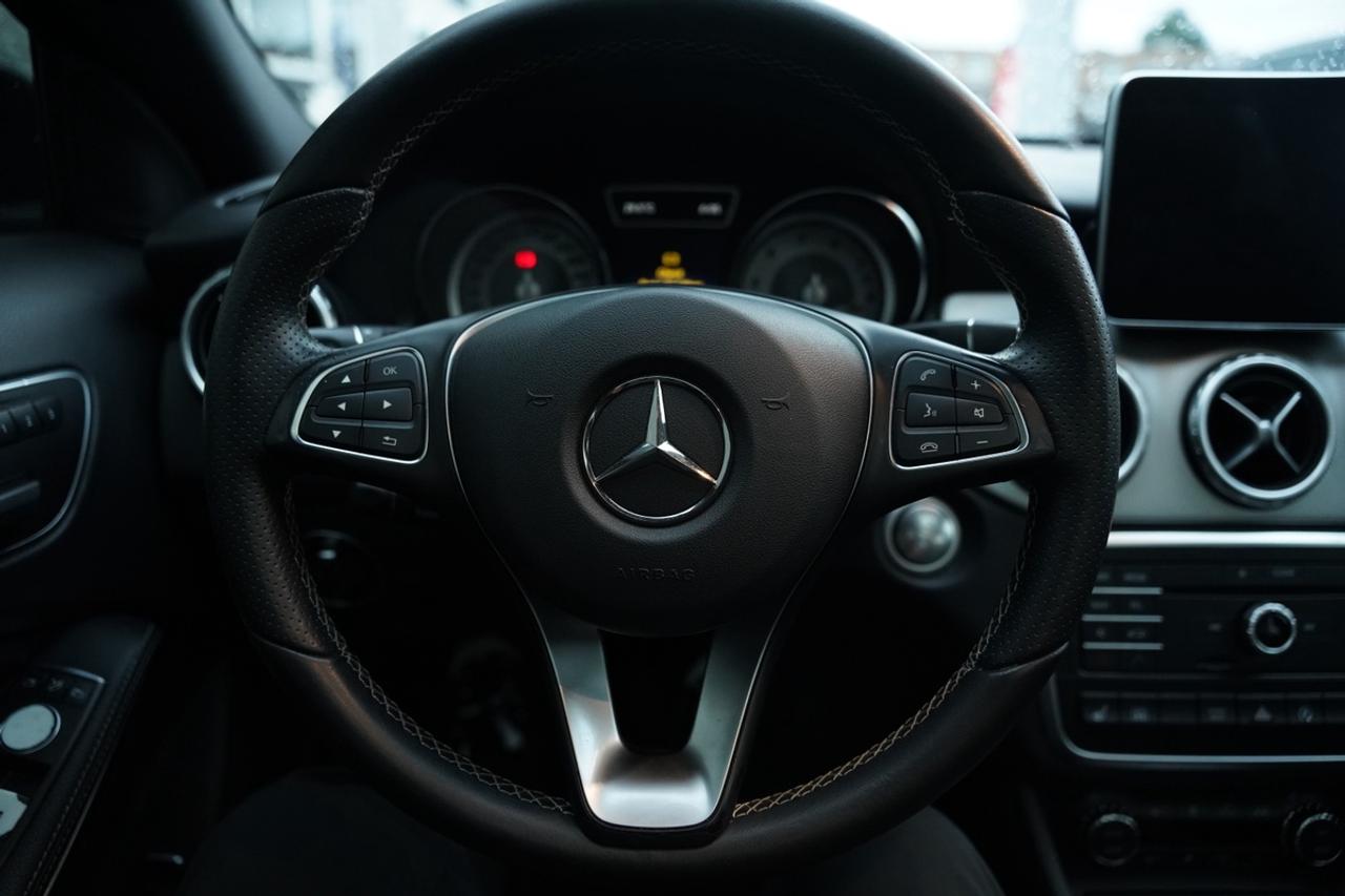 2016 Mercedes-Benz GLA-Class GLA250/4MATIC/AMG PKG/ NO ACCIDENTS/BLK EDITION Photo