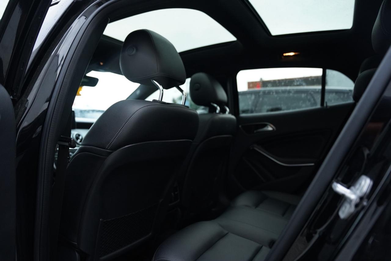 2016 Mercedes-Benz GLA-Class GLA250/4MATIC/AMG PKG/ NO ACCIDENTS/BLK EDITION Photo