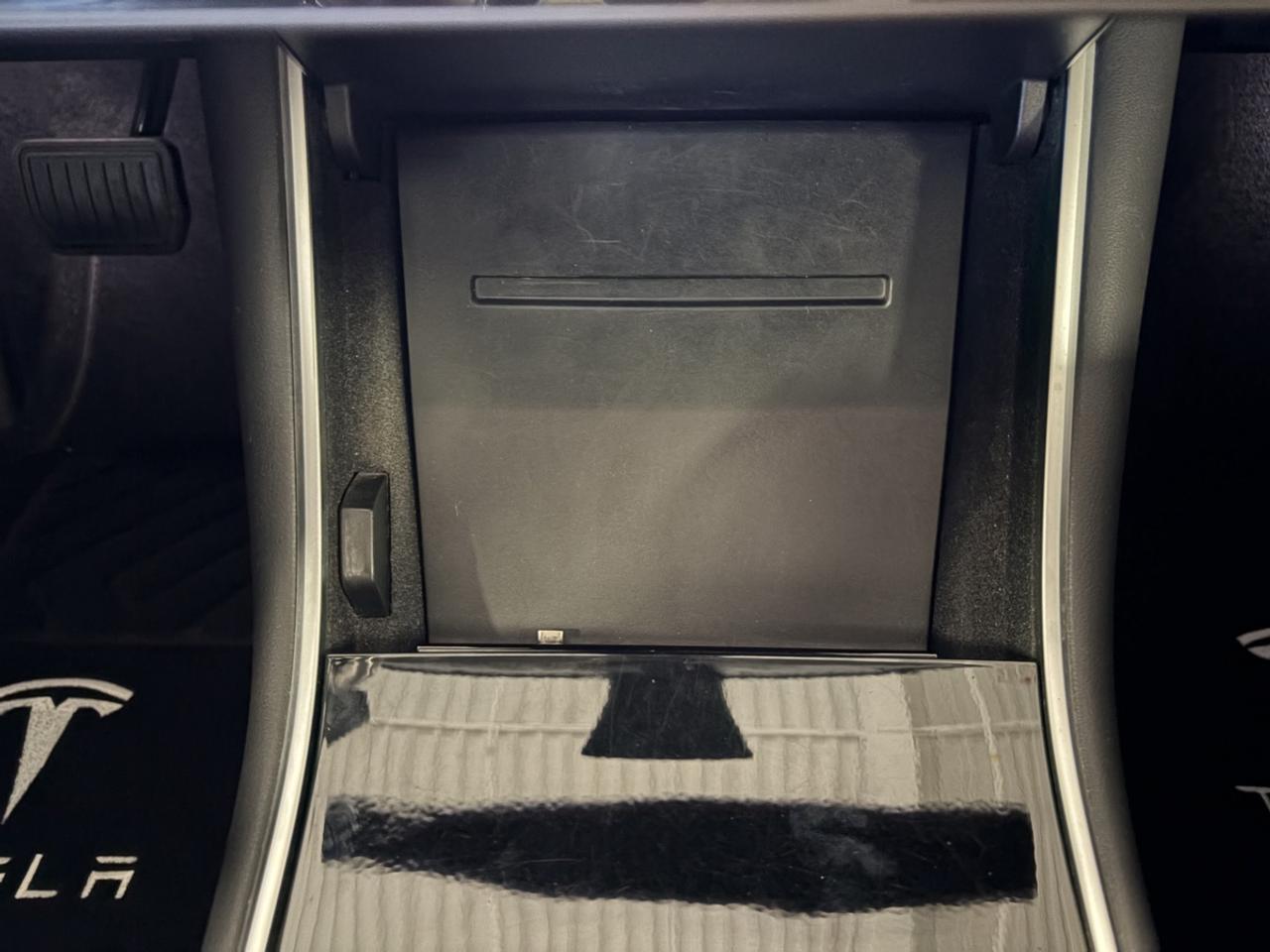 2018 Tesla Model 3 LONG RANGE Photo