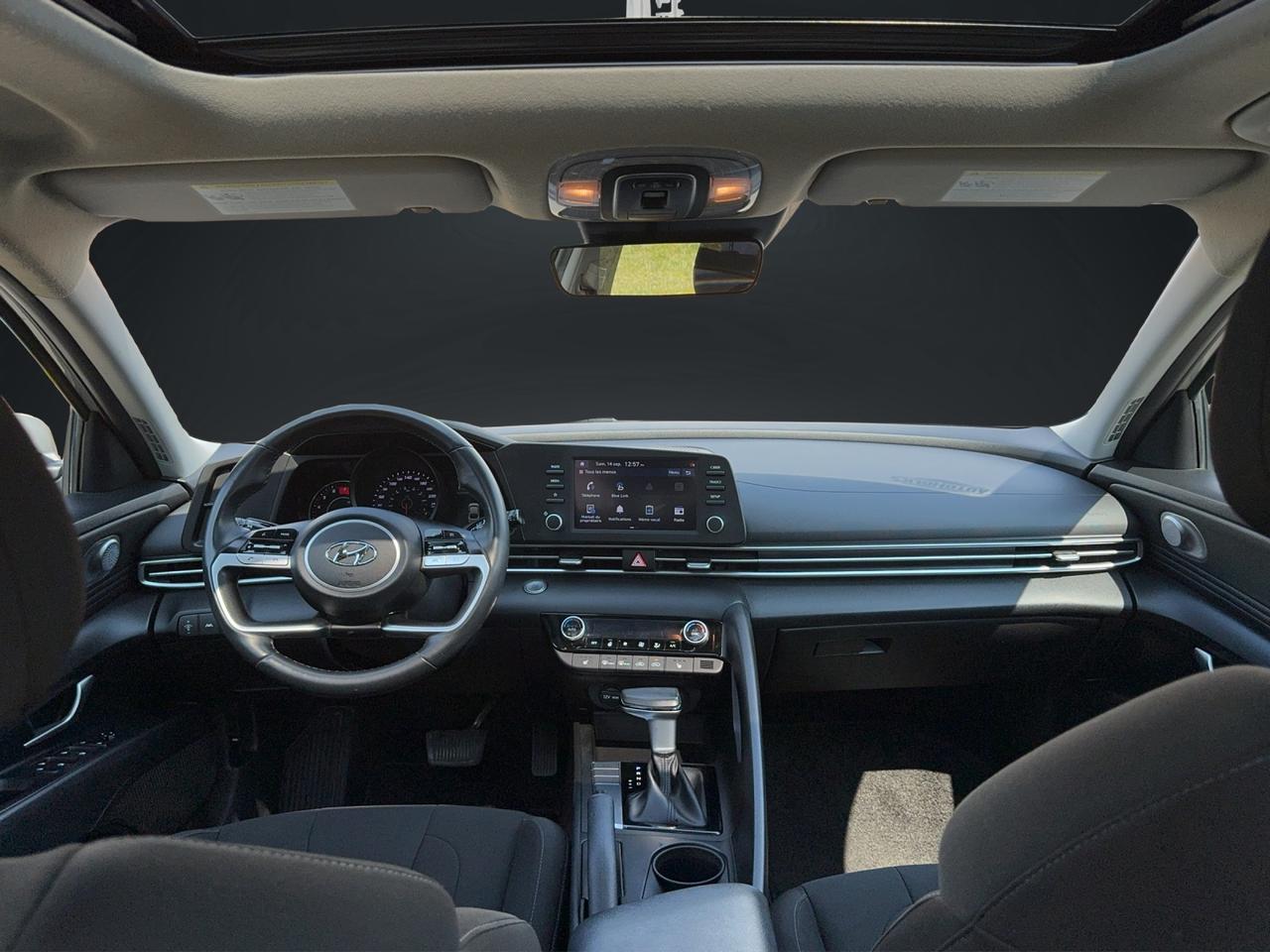 2022 Hyundai Elantra Preferred Photo