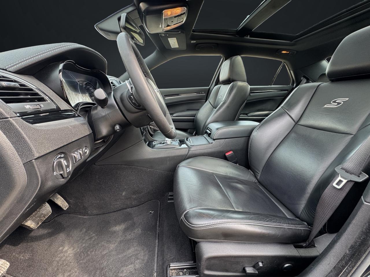 2023 Chrysler 300 S Photo