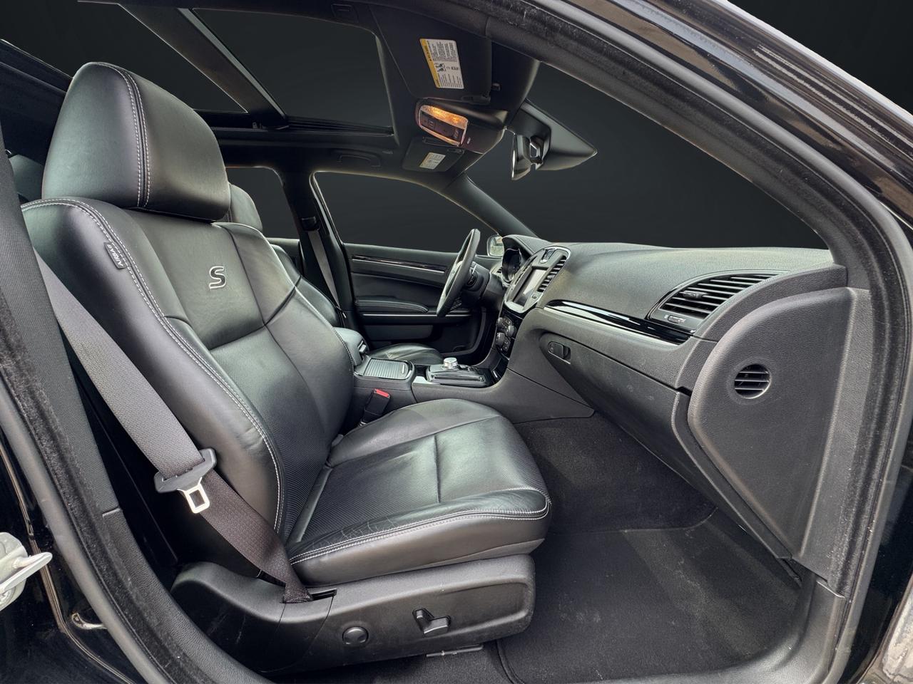 2023 Chrysler 300 S Photo