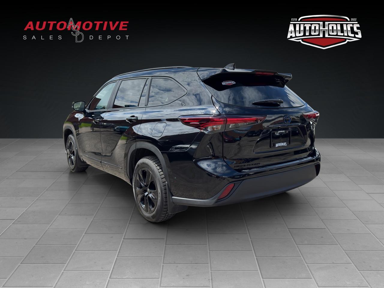 2024 Toyota Highlander Hybrid XLE Photo3