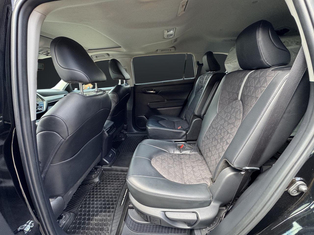 2024 Toyota Highlander Hybrid XLE Photo