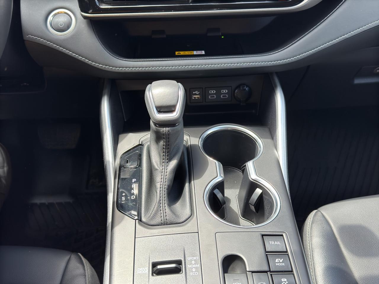 2024 Toyota Highlander Hybrid XLE Photo