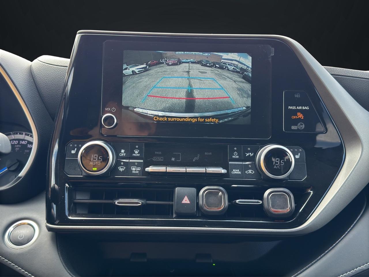 2024 Toyota Highlander Hybrid XLE Photo