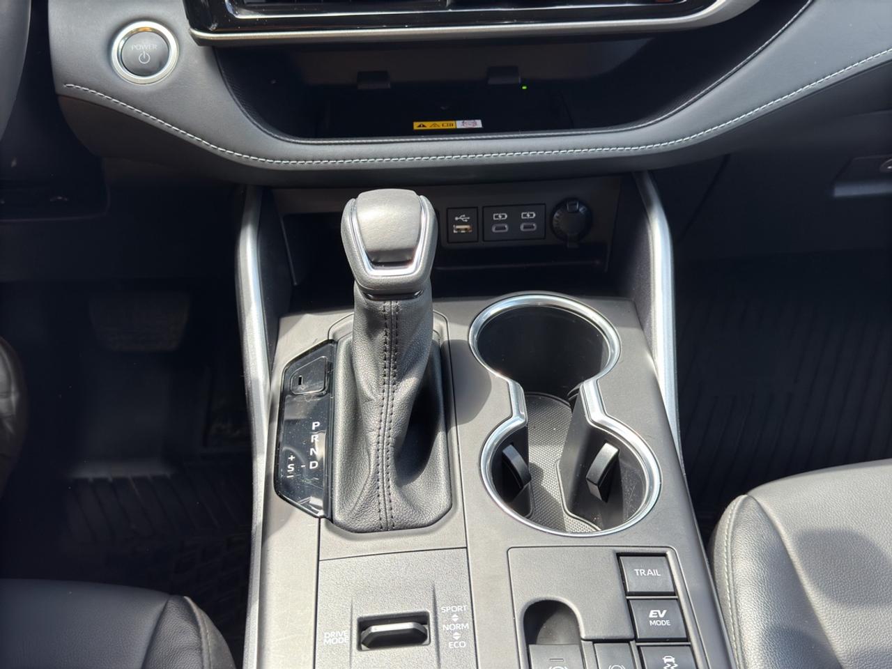 2024 Toyota Highlander Hybrid XLE Photo