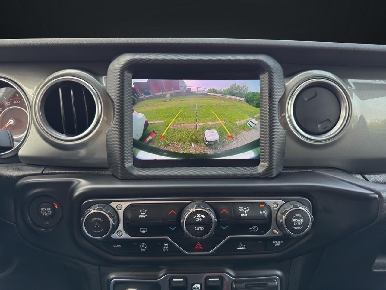2023 Jeep Wrangler Sahara Photo