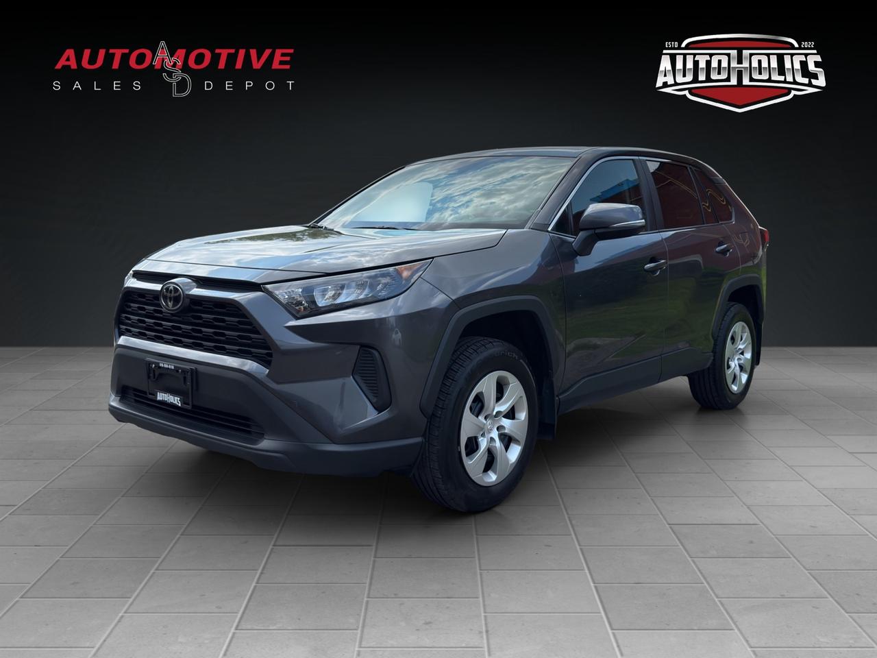 2023 Toyota RAV4 LE Photo0