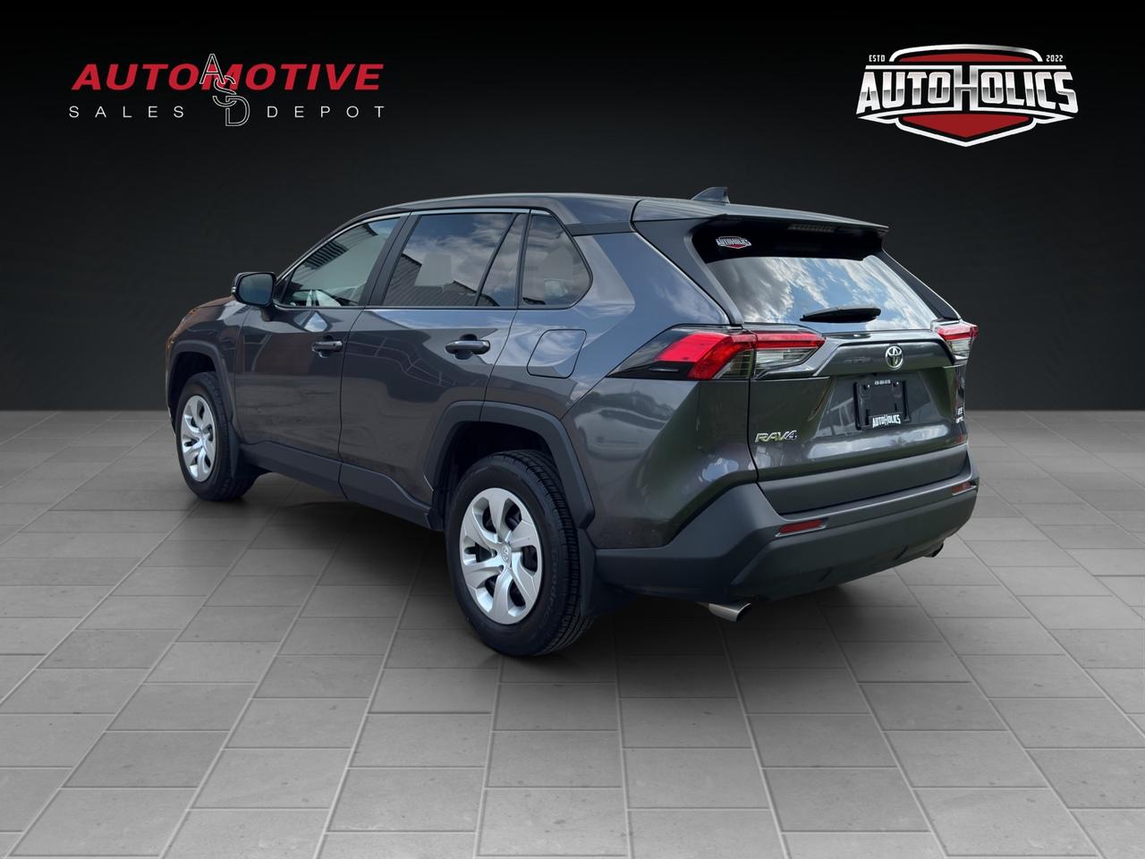 2023 Toyota RAV4 LE Photo3