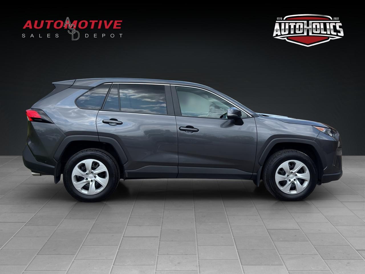 2023 Toyota RAV4 LE Photo