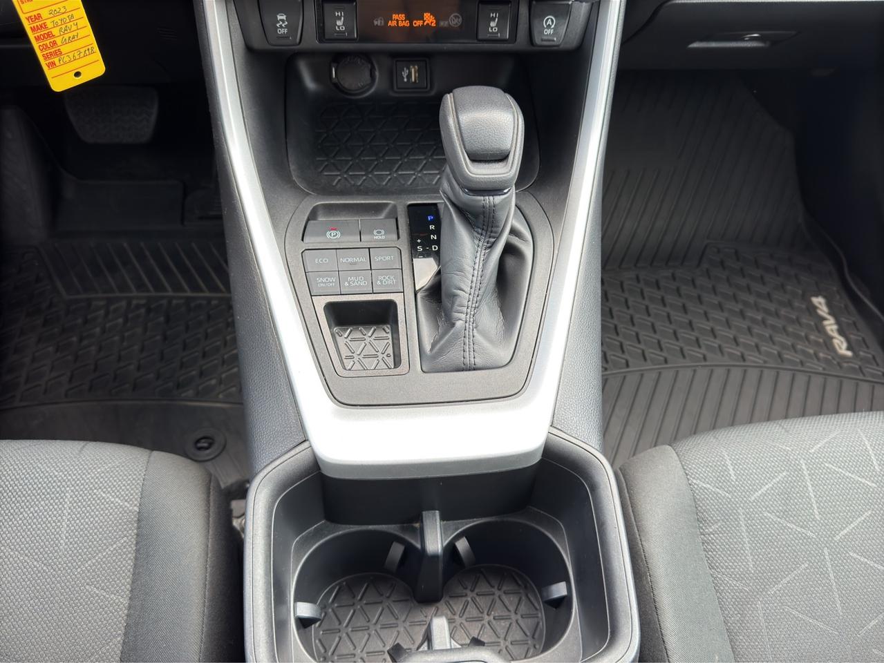 2023 Toyota RAV4 LE Photo