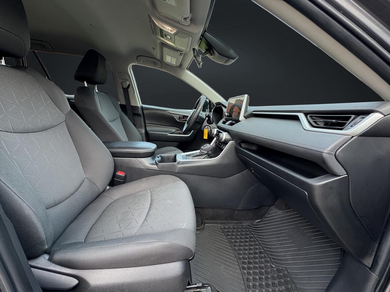 2023 Toyota RAV4 LE Photo