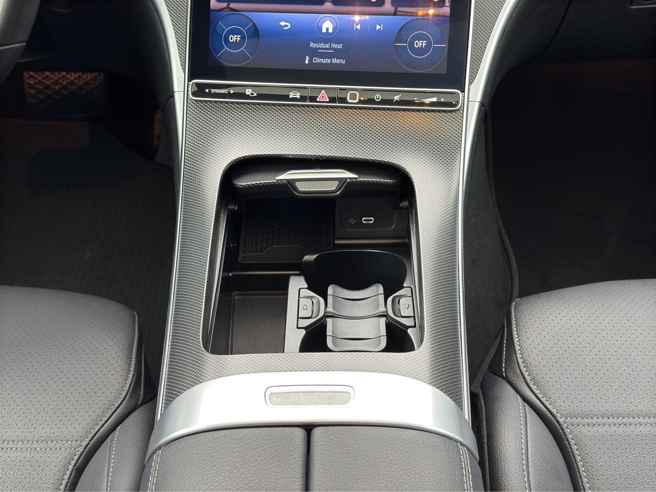 2024 Mercedes-Benz C-Class C300 Photo