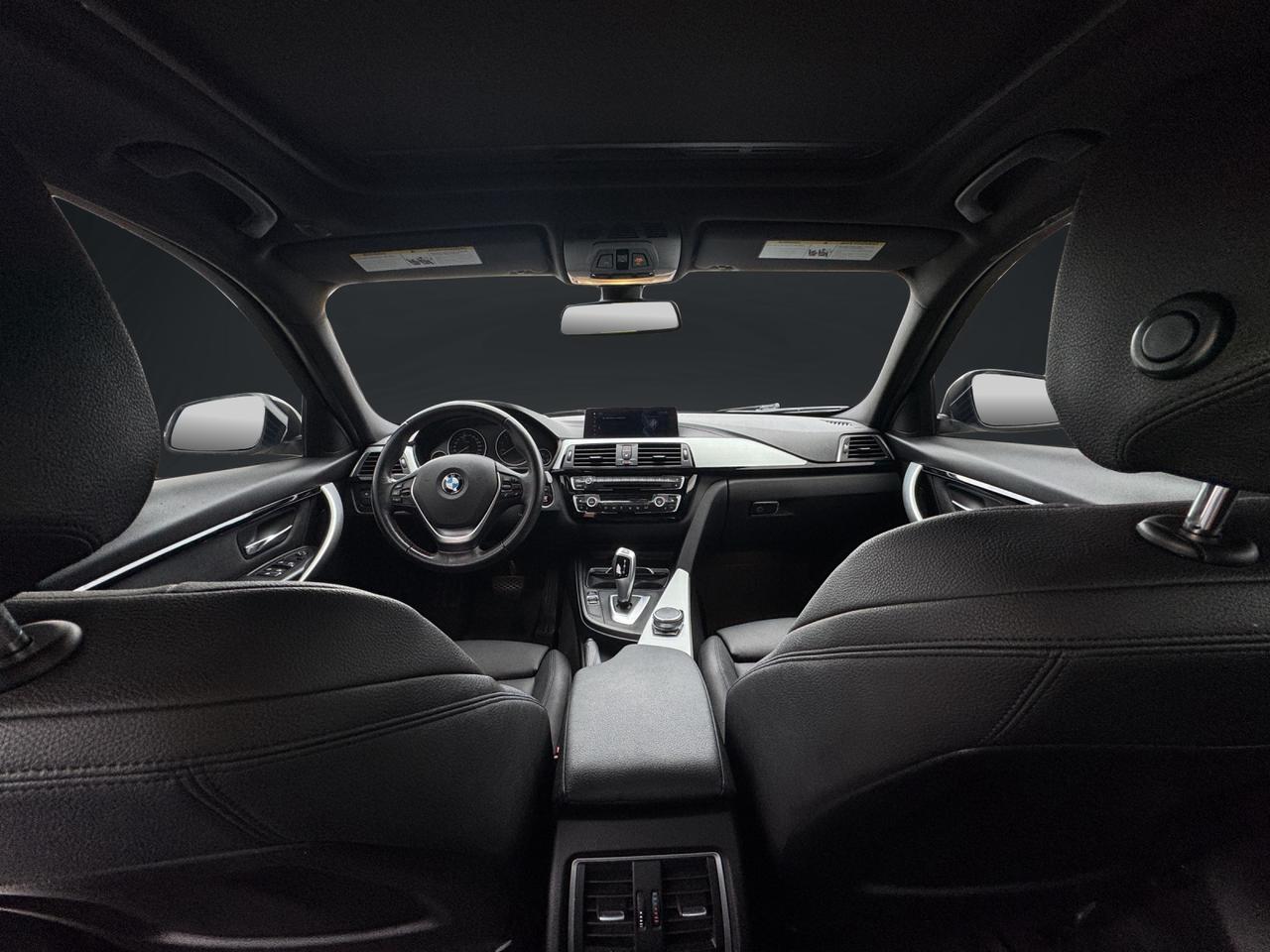 2018 BMW 3-Series 330i xDrive Photo