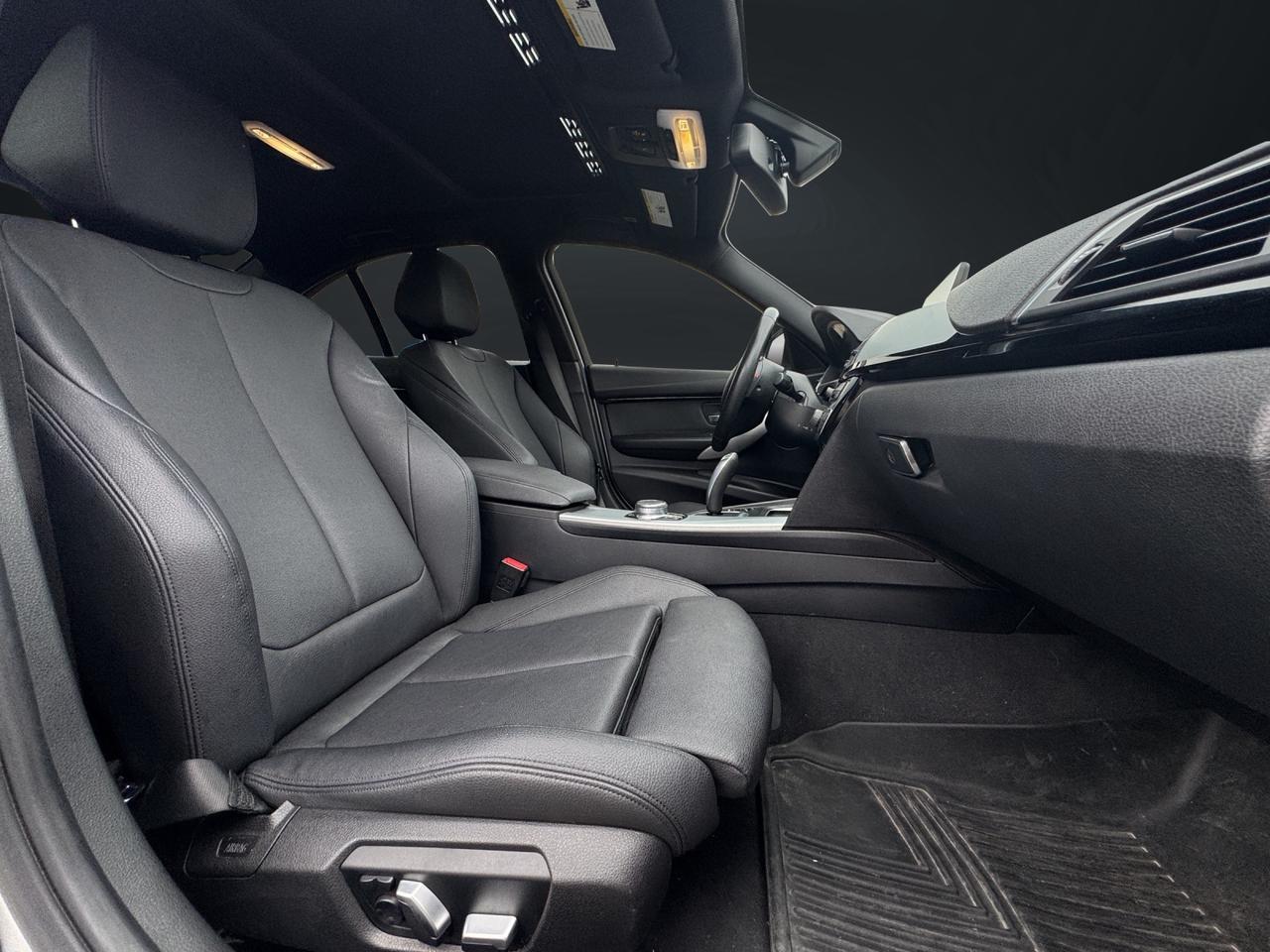 2018 BMW 3-Series 330i xDrive Photo