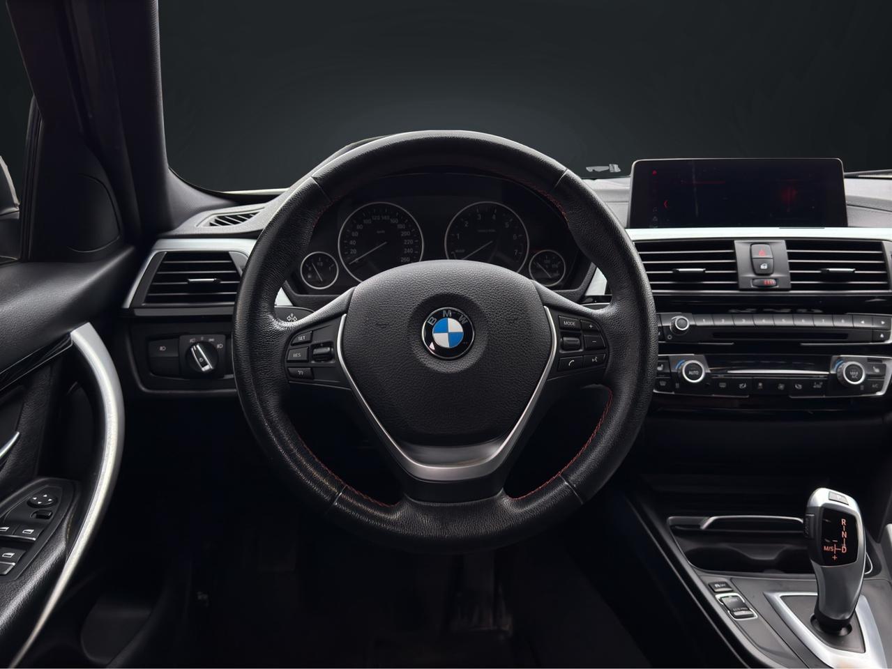 2018 BMW 3-Series 330i xDrive Photo