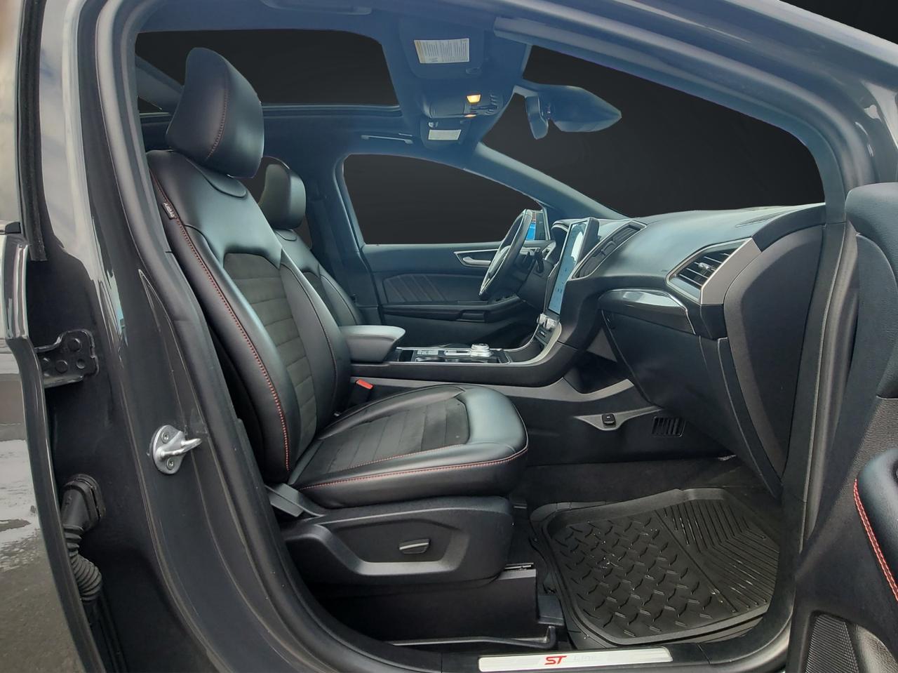 2021 Ford Edge SEL ST-Line Photo