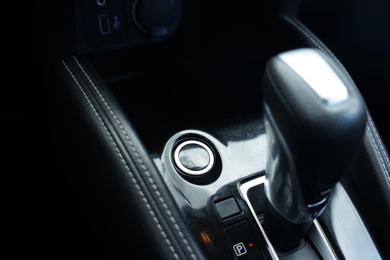 2018 Nissan Kicks SV/ALLOY/NAV/CAMERA/PUSH START/NO ACCIDENT Photo