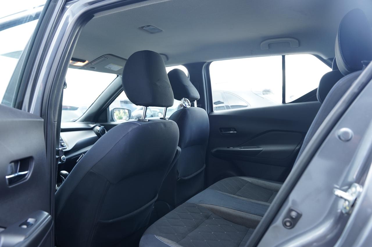 2018 Nissan Kicks SV/ALLOY/NAV/CAMERA/PUSH START/NO ACCIDENT Photo