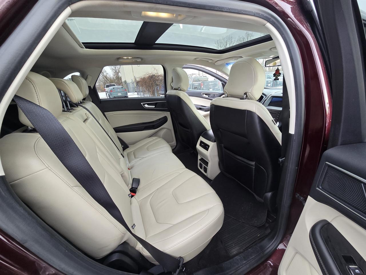 2019 Ford Edge Titanium Photo