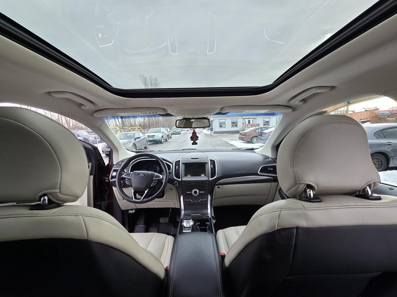 2019 Ford Edge Titanium Photo