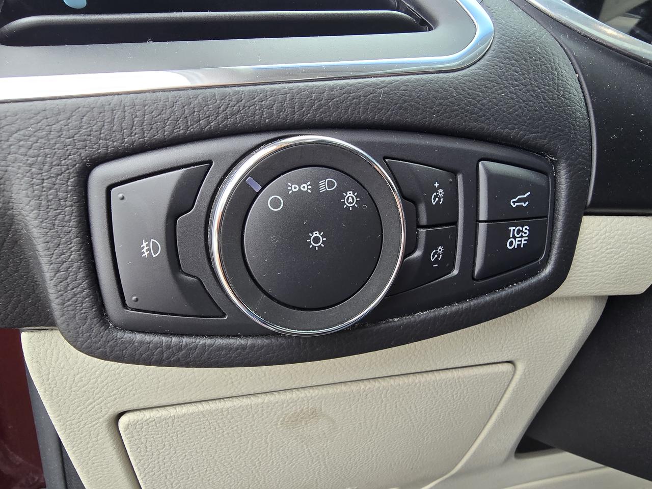 2019 Ford Edge Titanium Photo