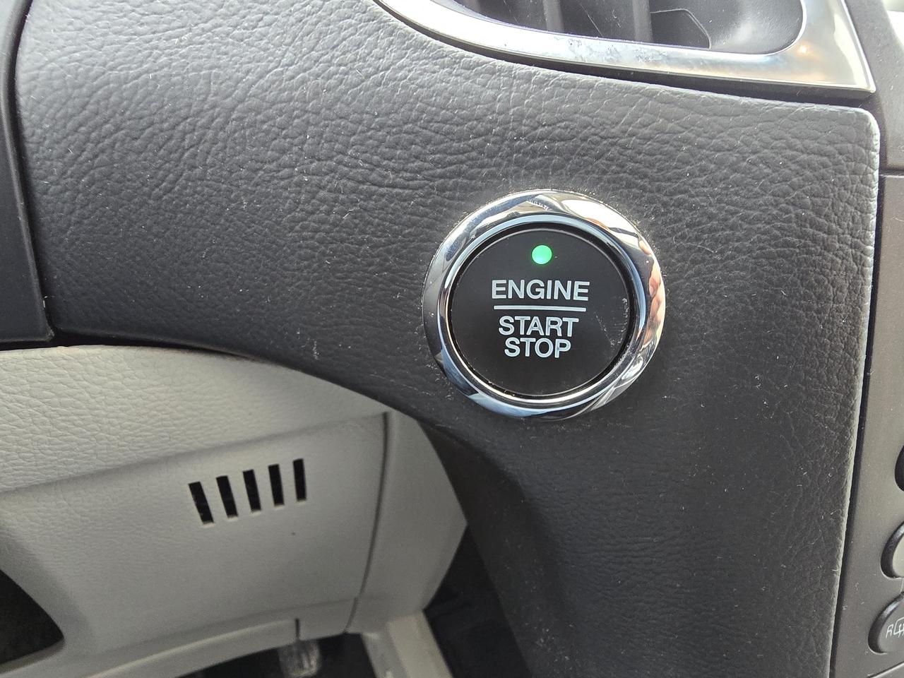 2019 Ford Edge Titanium Photo