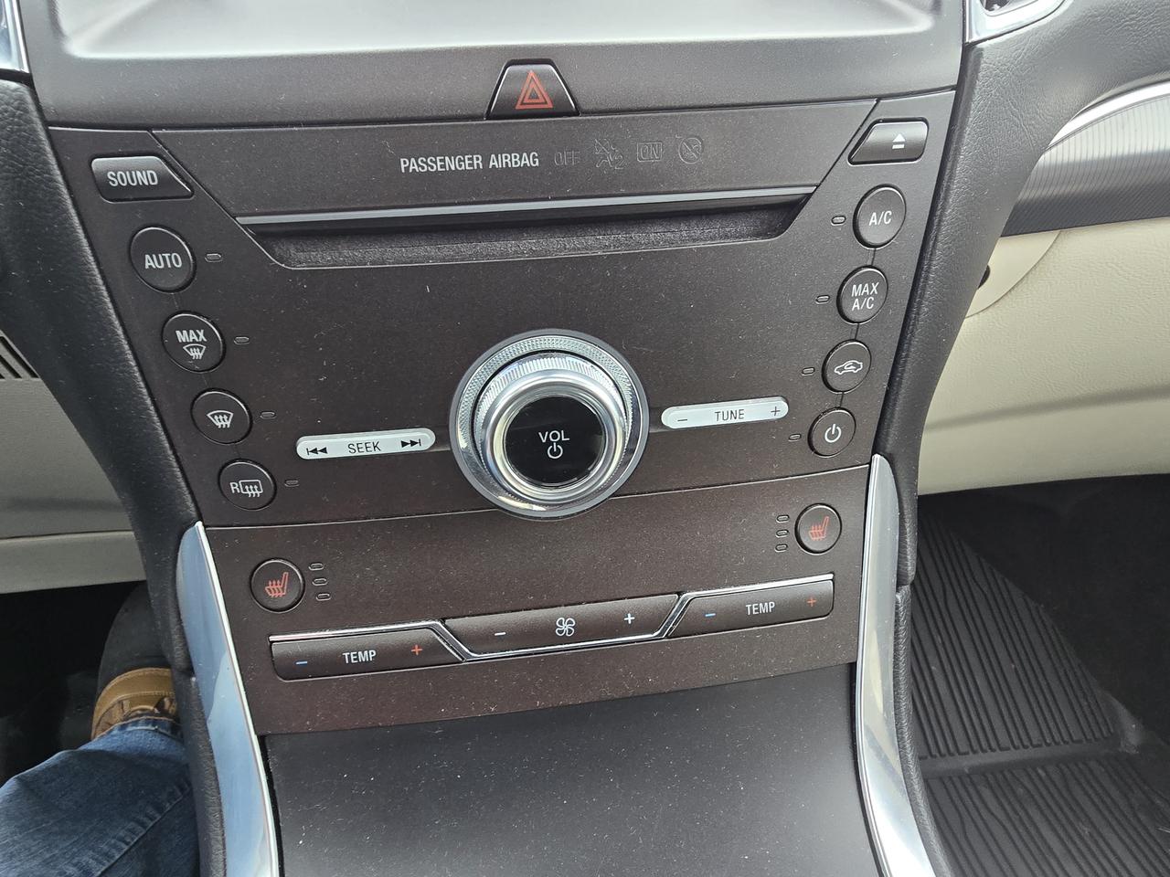 2019 Ford Edge Titanium Photo