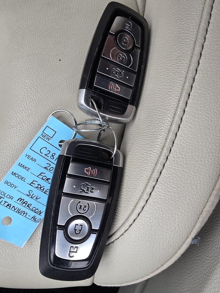 2019 Ford Edge Titanium Photo