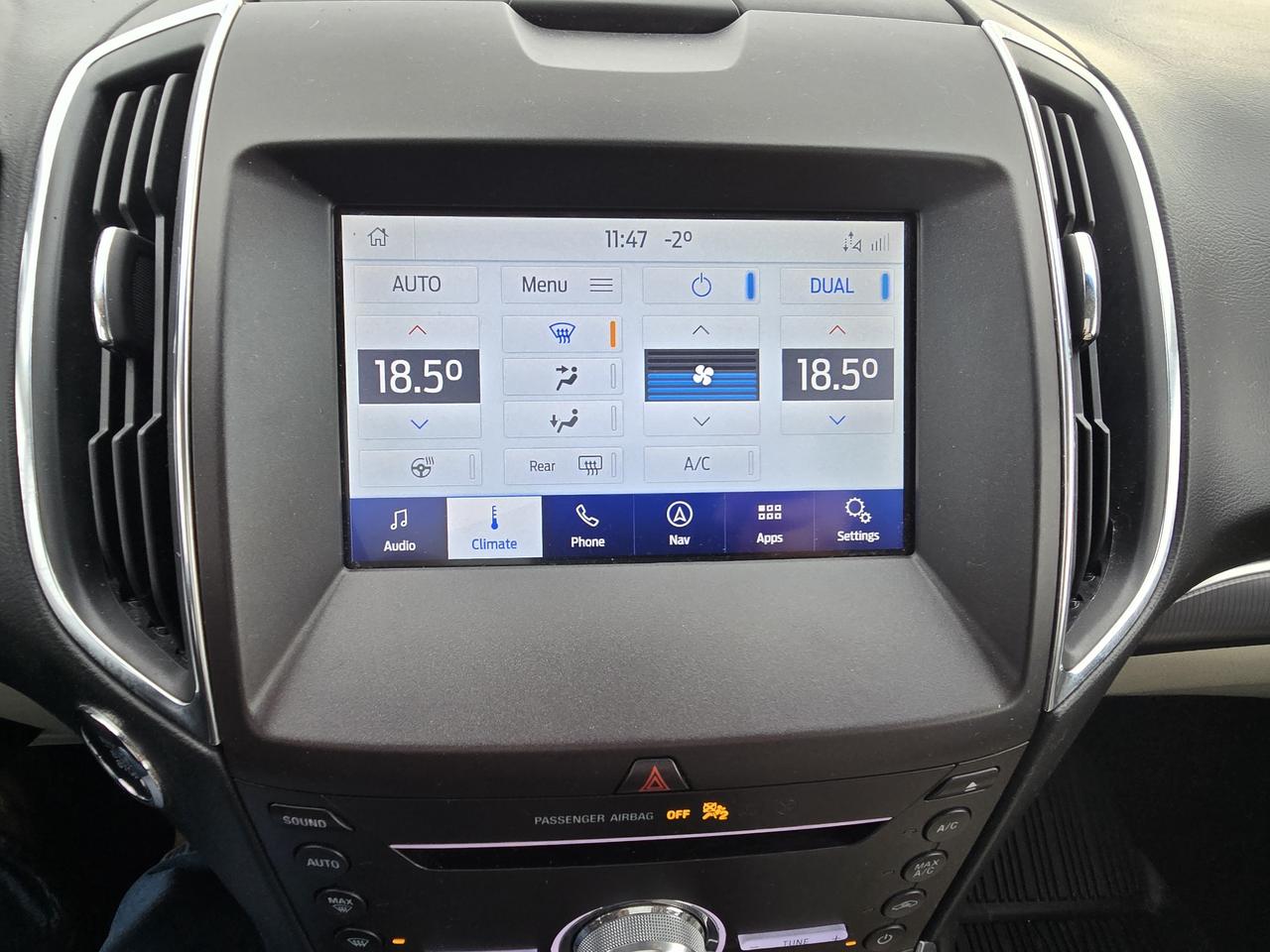 2019 Ford Edge Titanium Photo