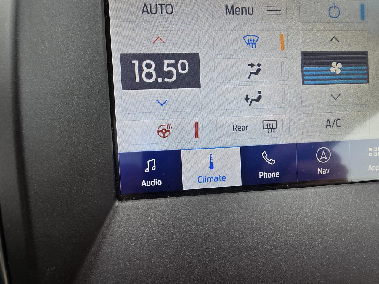 2019 Ford Edge Titanium Photo